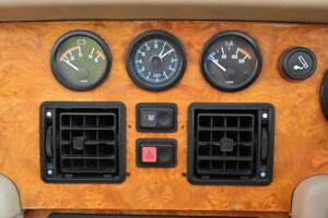 Bild 15/50 von MG RV8 (1995)