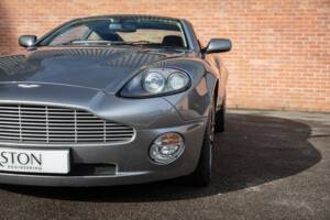 Image 10/30 of Aston Martin V12 Vanquish (2002)