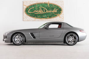 Imagen 5/56 de Mercedes-Benz SLS AMG (2011)