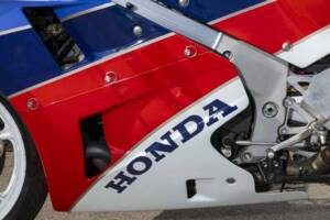 Bild 43/50 von Honda VFR 750R RC 30 (1989)