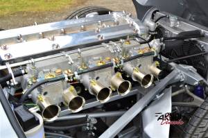 Image 30/31 de Jaguar E-Type (1968)