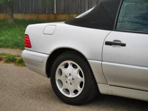 Image 41/50 of Mercedes-Benz SL 500 (1900)