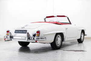 Afbeelding 4/31 van Mercedes-Benz 190 SL (1961)