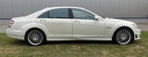Bild 4/29 von Mercedes-Benz S 63 AMG (2007)