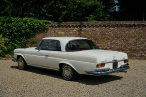 Image 10/50 of Mercedes-Benz 280 SE 3,5 (1970)