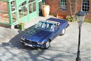 Bild 9/16 von Mercedes-Benz 560 SL (1988)