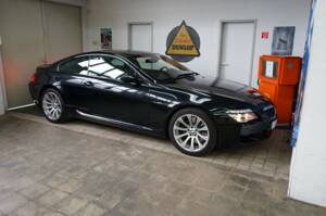 Bild 33/34 von BMW M6 (2008)
