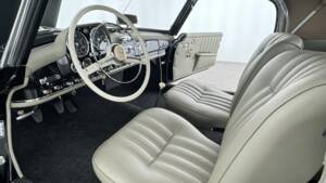 Image 36/51 of Mercedes-Benz 190 SL (1962)