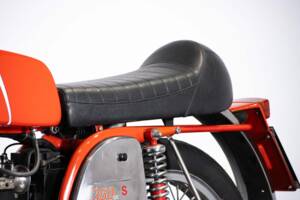 Image 28/50 of MV Agusta 350 S (1972)