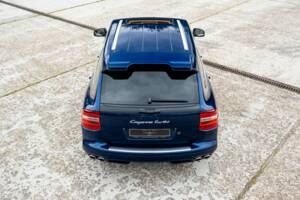 Image 2/25 of Porsche Cayenne Turbo (2008)