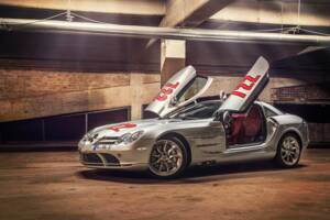 Image 24/61 of Mercedes-Benz SLR McLaren (2004)