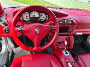 Bild 22/23 von Porsche 911 Carrera 4S (2003)