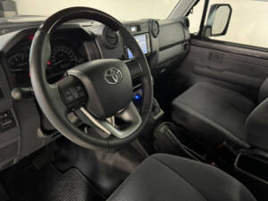 Image 17/22 of Toyota Land Cruiser GRJ79 (2024)