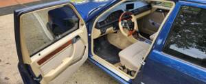 Image 5/8 of Mercedes-Benz 230 E (1989)