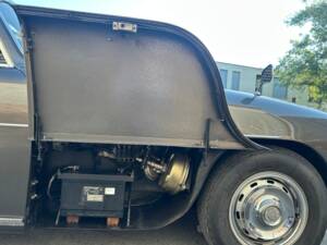 Image 32/34 of Bristol 411 Mk. I (1970)