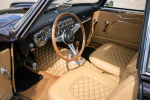 Image 2/31 of Triumph Italia 2000 (1960)