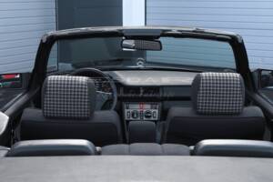 Bild 29/31 von Mercedes-Benz E 200 (1996)