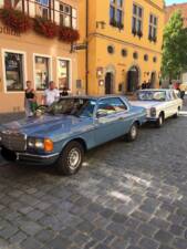 Immagine 3/5 di Mercedes-Benz 230 CE (1982)