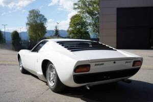 Afbeelding 64/74 van Lamborghini Miura P 400 (1968)