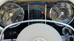 Immagine 49/66 di Mercedes-Benz 280 SL (1969)