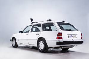 Image 13/40 of Mercedes-Benz 300 TE (1991)