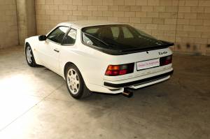Bild 6/26 von Porsche 944 Turbo S (1988)
