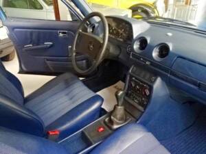 Bild 15/19 von Mercedes-Benz 240 D (1982)