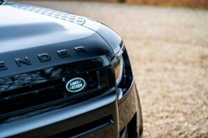 Image 50/50 de Land Rover Defender 110 V8 &quot;Bond Edition&quot; (2021)