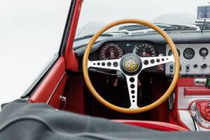 Image 22/32 of Jaguar E-Type 3.8 (1961)
