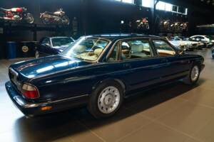 Bild 5/50 von Daimler Super V8 (1997)