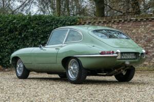 Imagen 2/50 de Jaguar E-Type 4.2 (1967)
