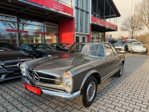 Image 2/30 of Mercedes-Benz 230 SL (1965)