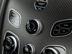 Image 23/65 de Aston Martin Vantage GT8 (2017)