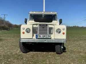 Image 3/8 of Land Rover 109 (1977)
