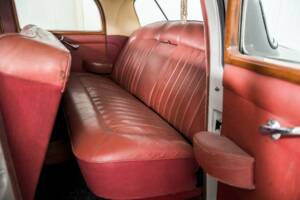 Image 36/50 de Rover 100 (1962)