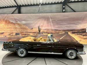 Bild 7/36 von Mercedes-Benz 280 SE 3,5 (1970)