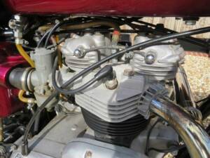 Image 25/44 of Triumph DUMMY (1976)