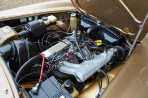 Image 15/50 of Volvo 1800 E (1972)