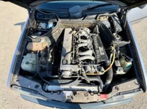 Image 13/23 of Mercedes-Benz 300 TD (1987)