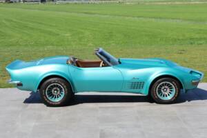 Image 11/50 of Chevrolet Corvette Stingray (1972)