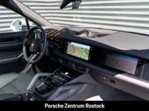 Imagen 9/34 de Porsche Cayenne Coupé E-Hybrid (2026)