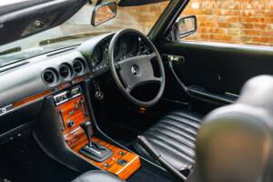 Image 19/30 de Mercedes-Benz 500 SL (1983)
