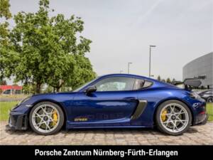 Image 2/50 of Porsche 718 Cayman GT4 RS Weissach (2025)