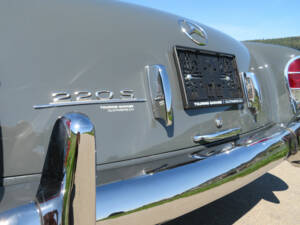 Image 21/23 of Mercedes-Benz 220 S Cabriolet (1957)