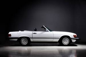 Image 1/38 of Mercedes-Benz 560 SL (1986)