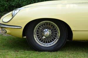 Image 8/39 of Jaguar E-Type (2+2) (1970)