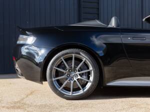 Bild 37/68 von Aston Martin V12 Vantage S (2018)