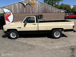 Bild 18/29 von Chevrolet C 20 (1985)