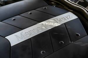 Image 32/50 of Mercedes-Benz SL 500 (2003)