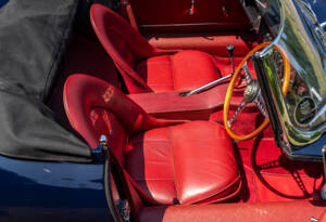 Image 19/24 of Jaguar E-Type 3.8 (1963)